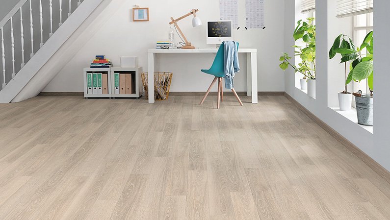 Ламинат Haro Tritty 100 Loft 4V Дуб Белый Выбеленный 535371 фото в интерьере